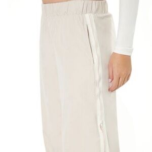 NWT Forever 21 Tearaway pants sz M Tan